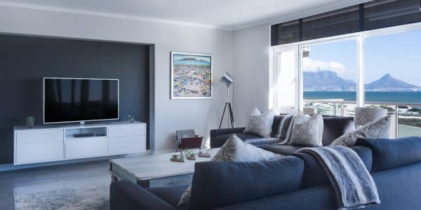 La baie vitrée sur mesure : synonyme de clarté et modernité dans votre intérieur